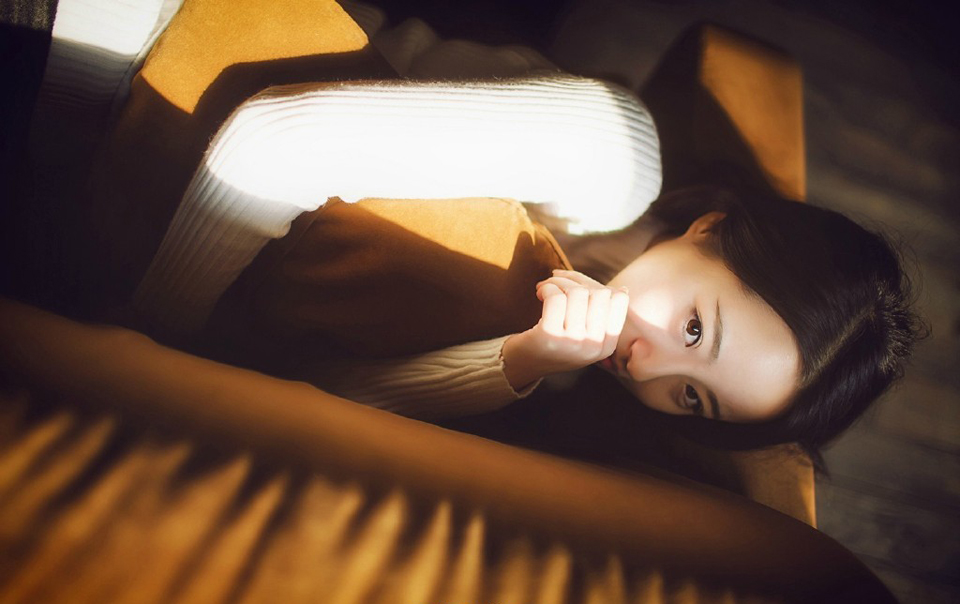 人之所以悲伤,是因为我们留不住岁月;而更无法面对的是有一日,青春,就这样消逝过去。